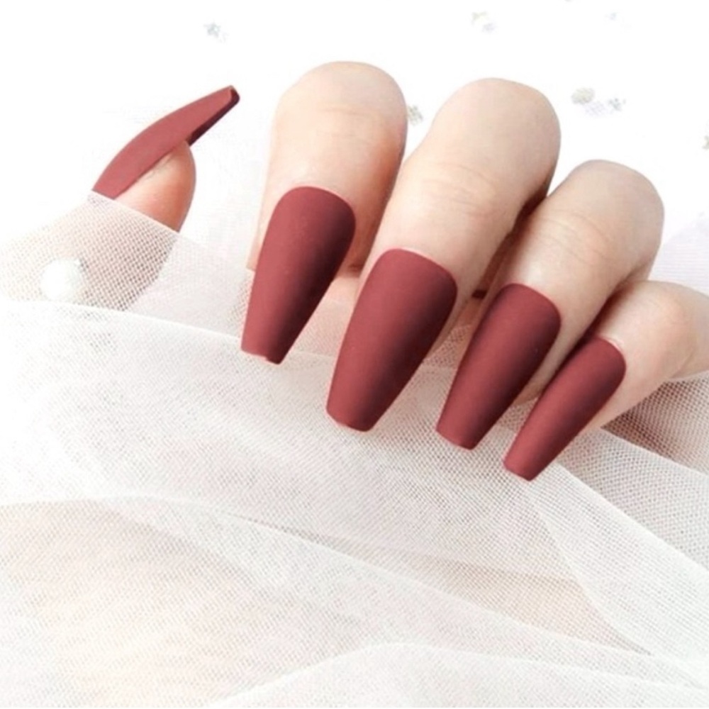 24 piece Burgundy Press on Nails